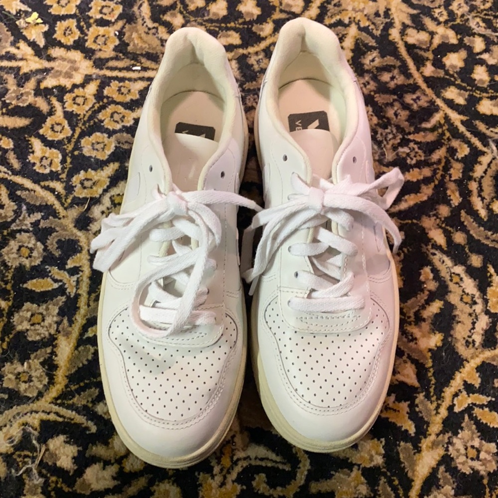 Veja White Sneakers Womens US Size 6